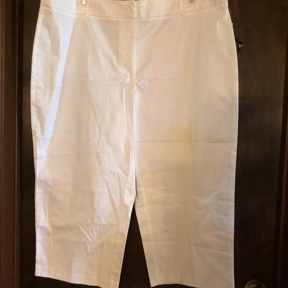 Courtenay Capris